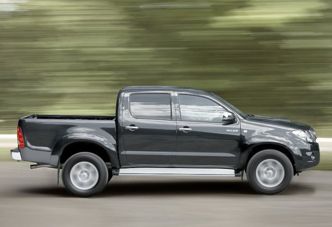 Toyota Hilux 2.5 D-4D #2