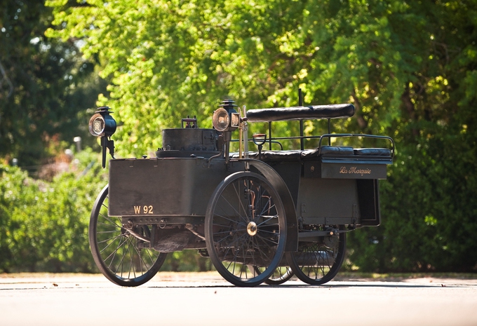 De oudste auto ter wereld wordt geveild #1
