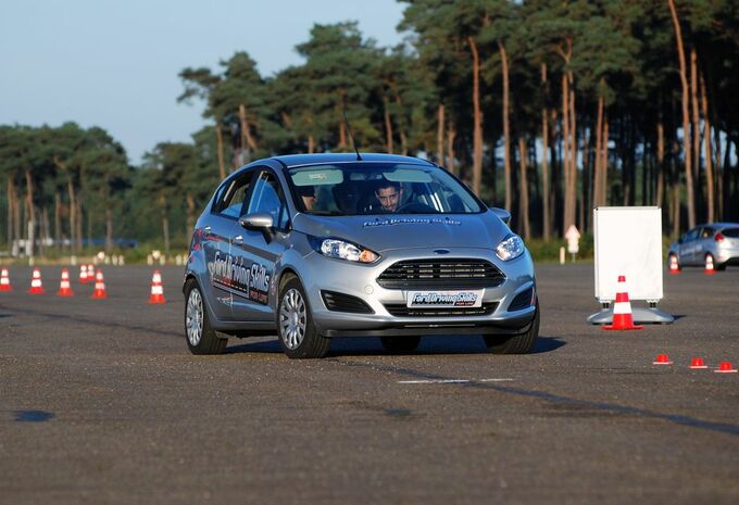 220 jeunes francophones au Ford Driving Skills #3