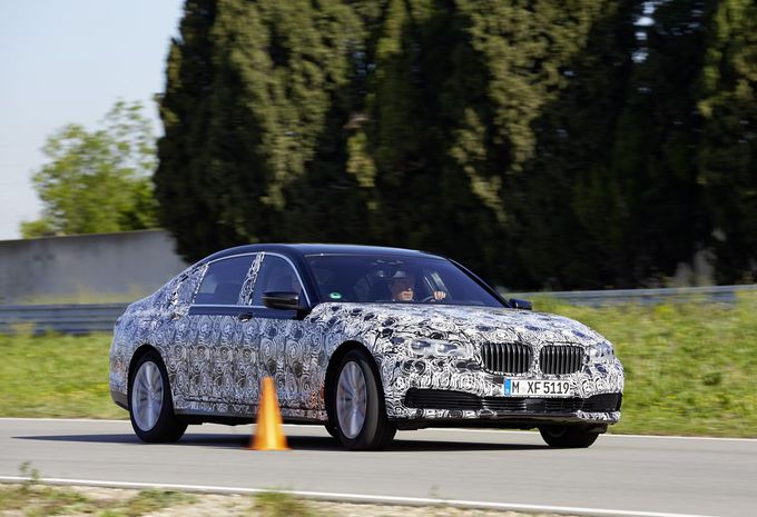 BMW 7-Reeks laat zich parkeren met afstandsbediening #1