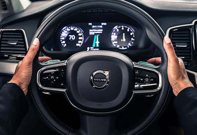 VIDÉO - Volvo IntelliSafe : l’interface de conduite autonome avant la voiture #1