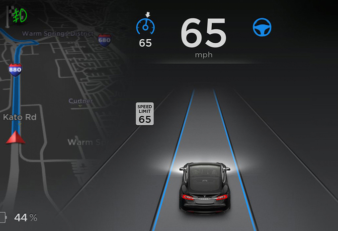Mise à jour Tesla pour la conduite autonome #1