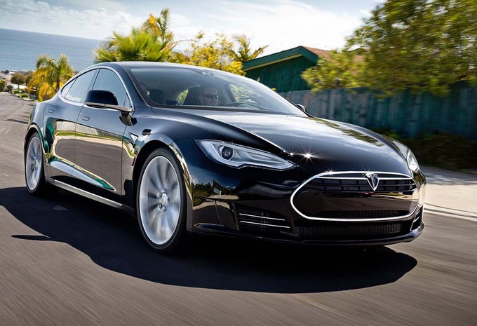 Tesla 7.1 : la conduite autonome mise à jour #1