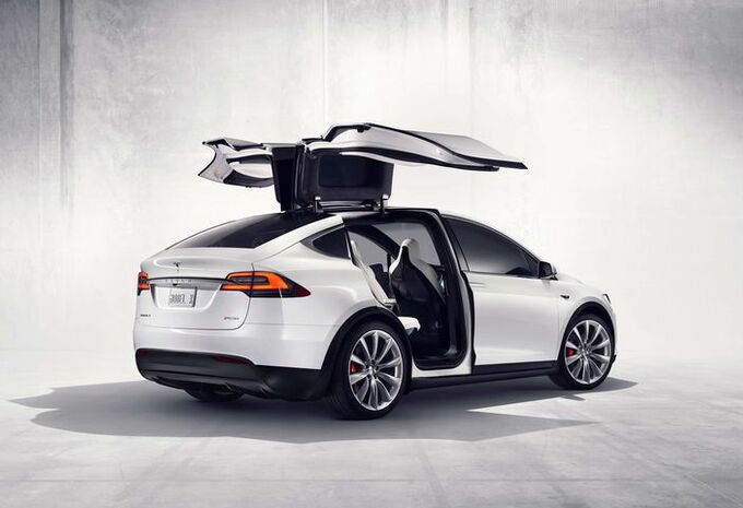 Tesla rappelle les Model X et baisse en bourse #1