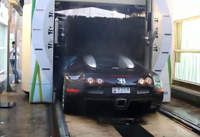 Au car-wash en Bugatti Veyron ! #1