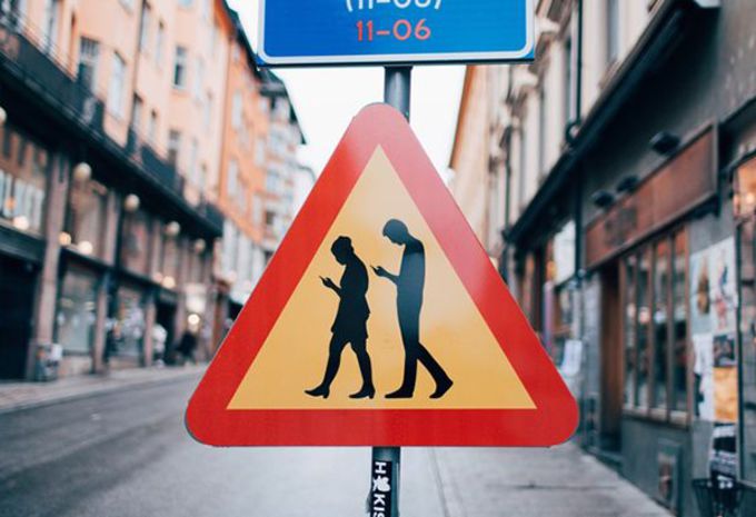 Smartphone-zombies: in gevaar op onze wegen #1