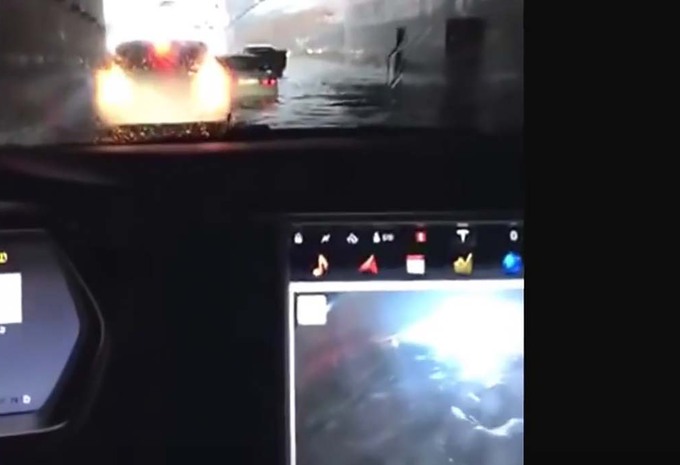 ONGEZIEN – Bootje varen met een Tesla Model S #1