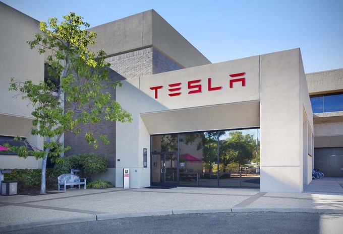 Tesla verloor 1 miljard dollar na ongevallen met Autopilot #1