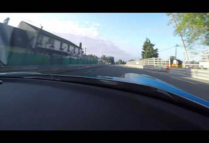 Een rondje op Le Mans in een Aston Martin Vulcan #1