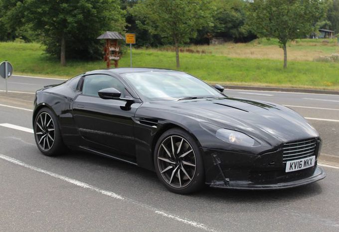 Aston Martin Vantage: V8 van AMG #1