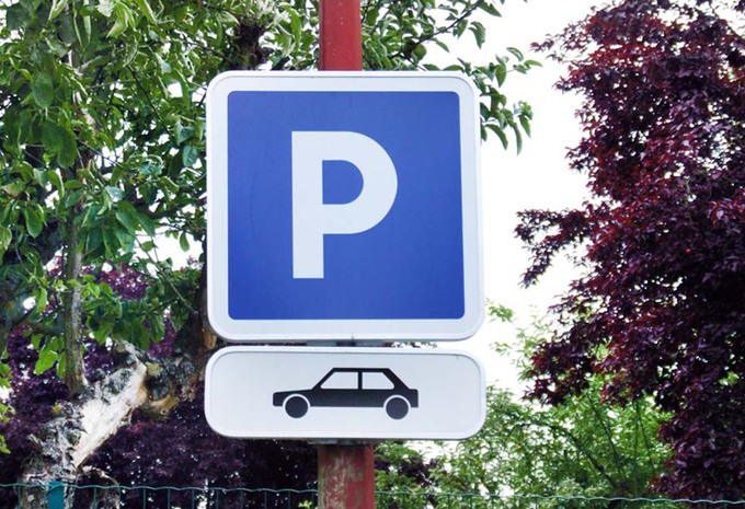 Mercedes en Bosch melden vrije parkeerplaatsen #1