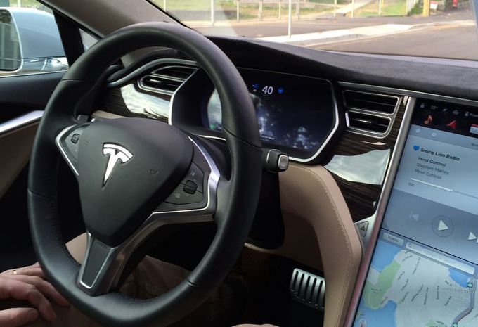 Tesla Autopilot-update: radars schieten te hulp #1