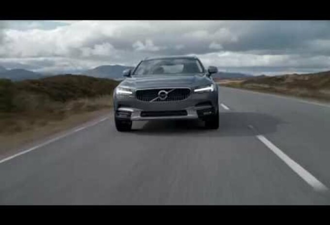 Volvo V90 Cross Country dans les paysages sauvages #1