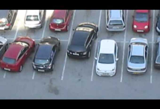 Insolite : le parking le plus chaotique du monde est croate !  #1