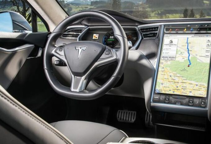 Tesla Autopilot: Duitsland wil term bannen #1