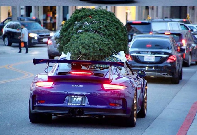 BIJZONDER – Man vervoert kerstboom met zijn GT3 RS #1