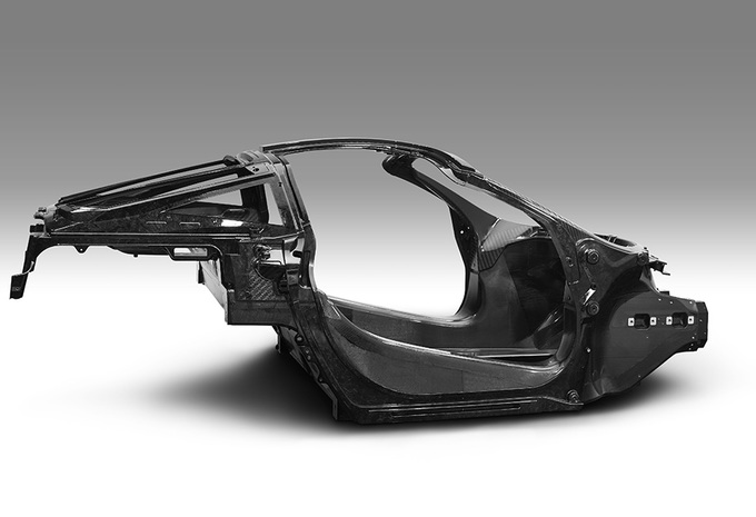 Nieuwe monocoque bij McLaren #1