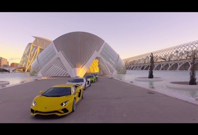 De Lamborghini Aventador S in volle actie #1