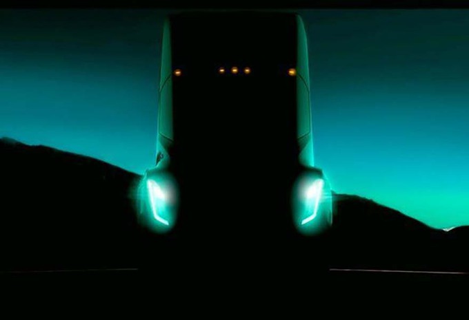 Tesla ‘teaset’ met zijn elektrische vrachtwagen #1