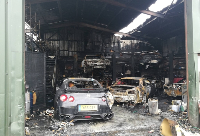 Incendie : adieux Nissan GT-R #1