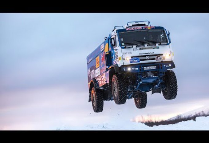 Red Bull fait décoller un camion de rallye raid !  #1