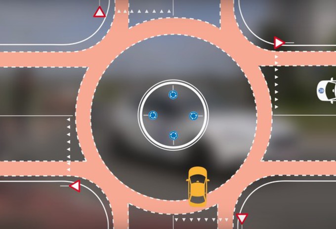 VIDEO - 1 op 8 bestuurders kent voorrangsregels op rotondes niet #1