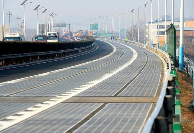 La Chine ouvre une autoroute solaire #1