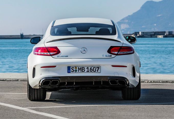 Nyias 18 Mercedes Pas De Chevaux Supplementaires Pour Le C63 Amg Nyias Moniteur Automobile