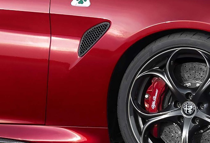 Alfa Romeo : bientôt une Giulia coupé hybride de 650 ch #1