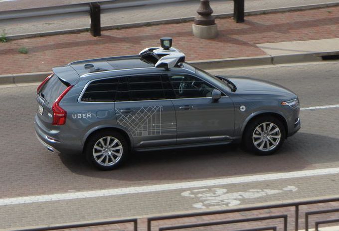Uber : fin des essais de voitures autonomes  #1