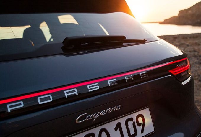 Porsche : le Cayenne Coupé se confirme #1