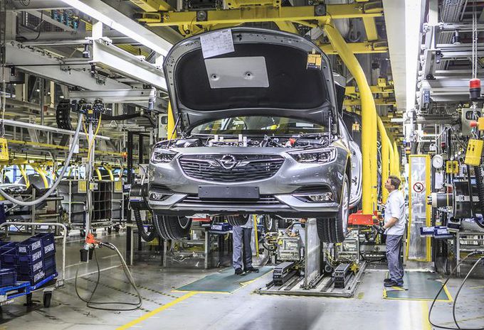 Opel verlaagt ritme in zijn fabrieken #1