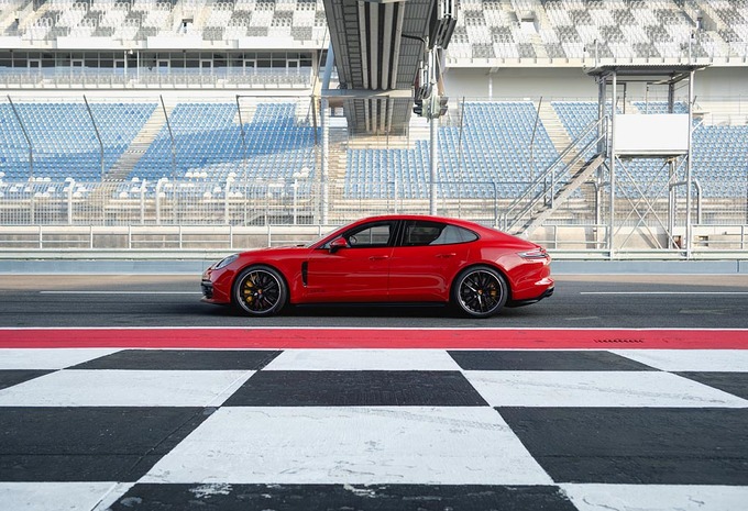 VIDEO – Porsche Panamera (Sport Turismo) GTS: brullend #9