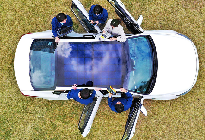 Hyundai et Kia développent 3 types de panneaux solaires pour voiture #1