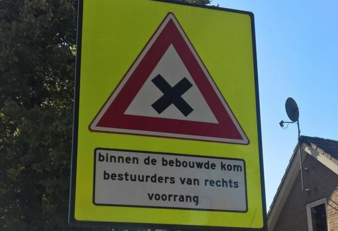 Vlaamse gemeentes schrappen voorrang van rechts #1