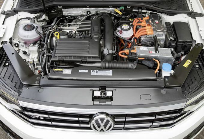 prijs kassa toevoegen aan Foto's Volkswagen Passat GTE: meer rijbereik | AutoGids