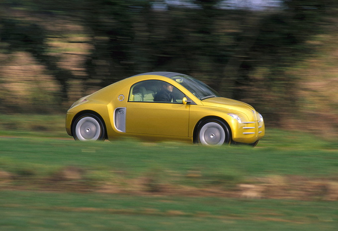 Retour vers le futur avec la Renault Fiftie de 1996 #1