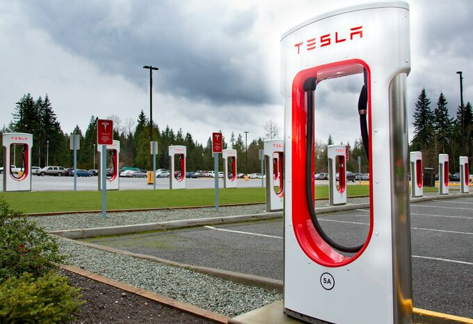 Tesla maakt Superchargers publiek #1