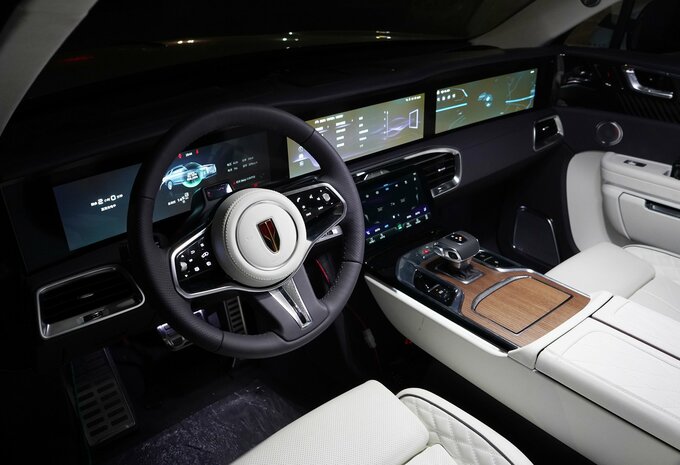 Elektrische Hongqi E-HS9 heeft een Europese prijs #2