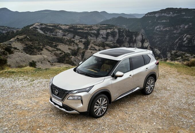 Nissan X Trail 2023 SUV lectro hybride 7 Places Moniteur Automobile