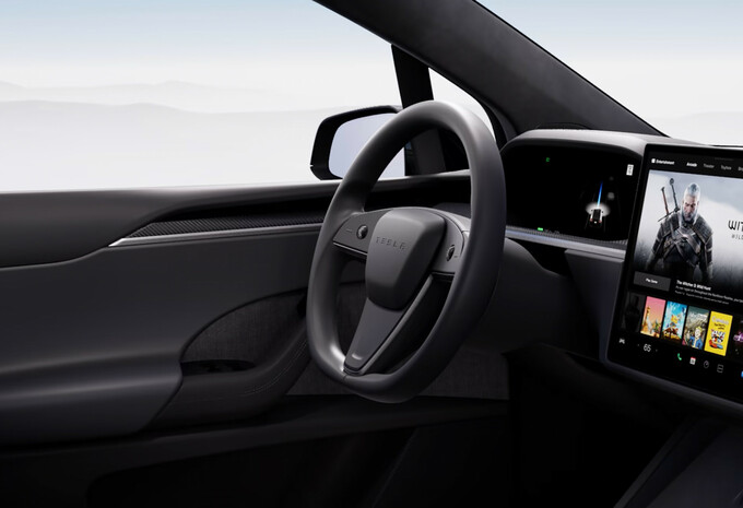 Tesla geeft toe, biedt rond stuurwiel weer aan op Model S/X #1