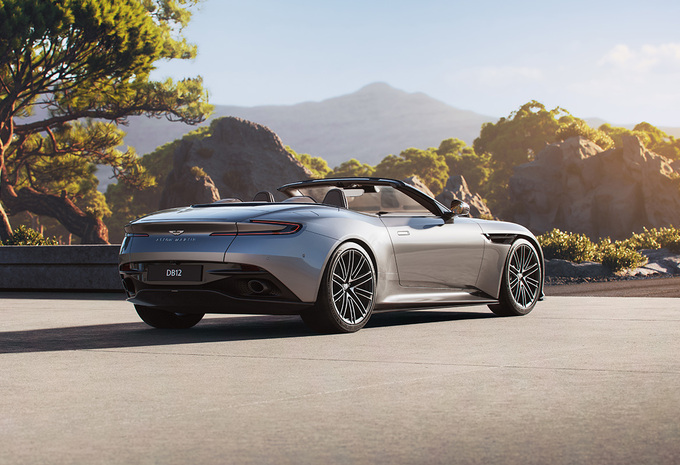 Officiel: Aston Martin DB12 Volante