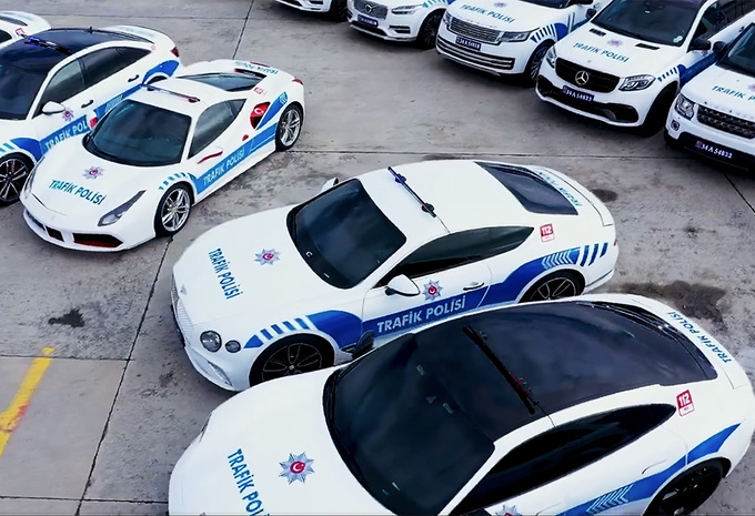 Turkse politie vult wagenpark aan met in beslag genomen supercars