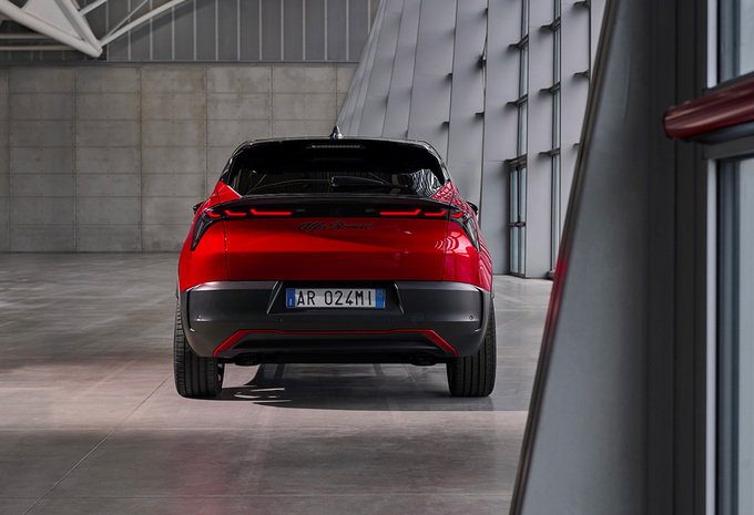 2024 Alfa Romeo Milano Veloce