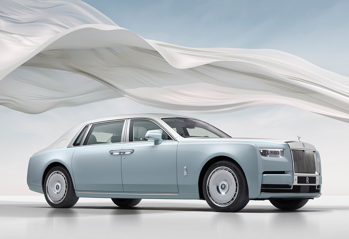 2024 Rolls-Royce Phantom Scintilla