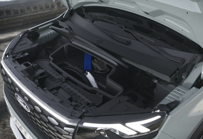 Ford E-Tourneo Connect (2025)