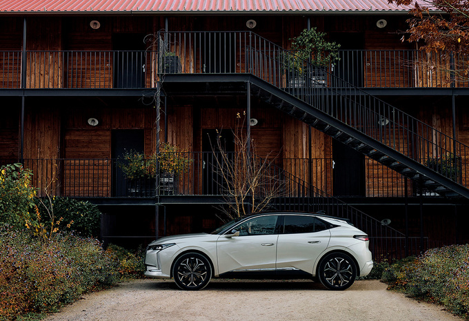 DS 4 Hybride : le summum du confort, sans recharger #1