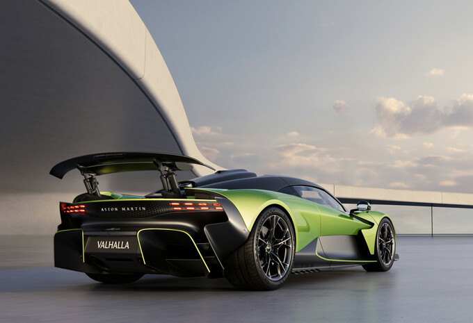 2025 Aston Martin Valhalla