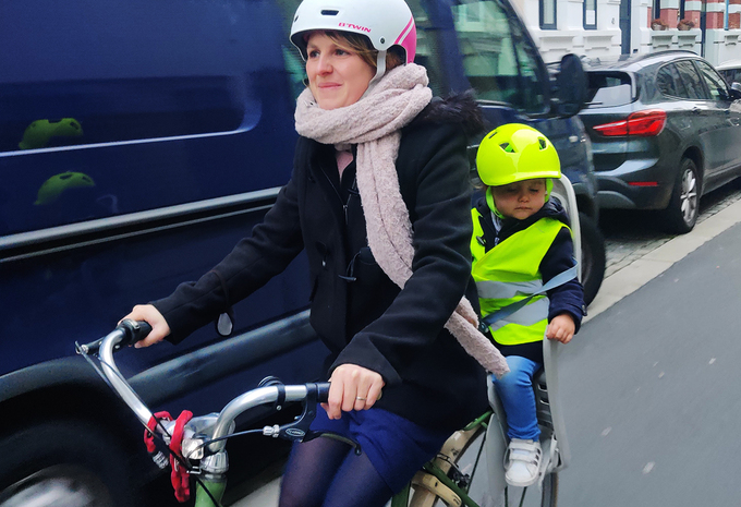 Opgepast met fluohesjes: auto's zien ze niet!