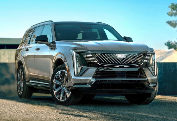 Cadillac Escalade IQL is groot, groter, grootst #2